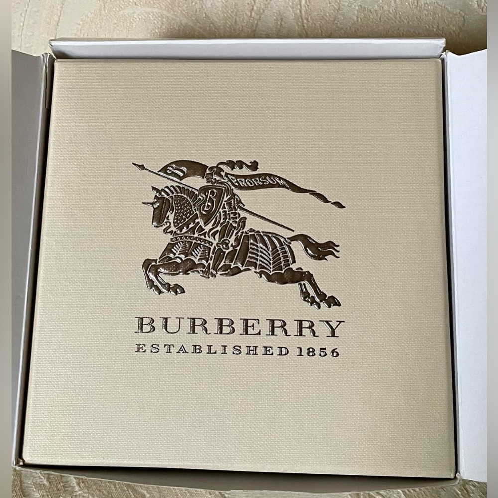 Authentic Burberry Watch Case - Picture 4 of 8